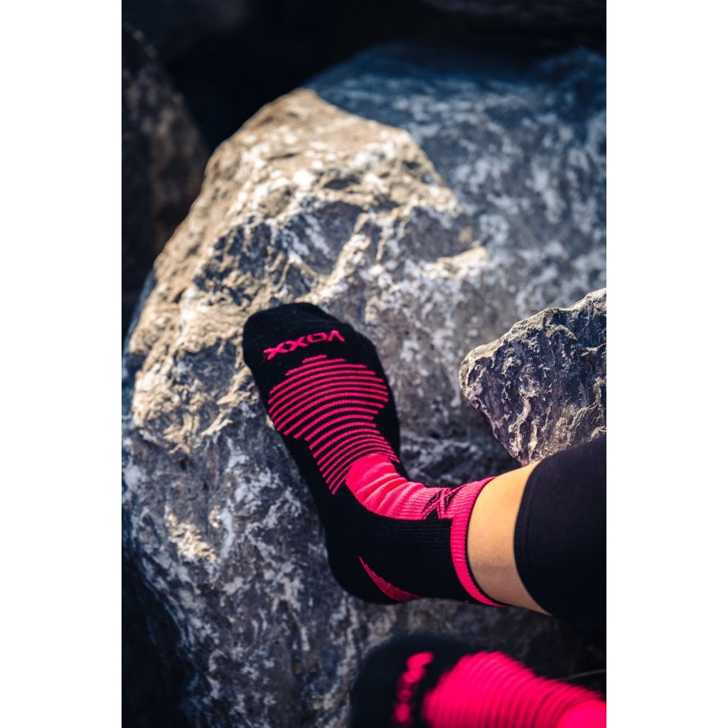 Ponožky slabé z merino WORALF s ionty stříbra ČERNÉ s neon růžovou VoXX 124831 L-11