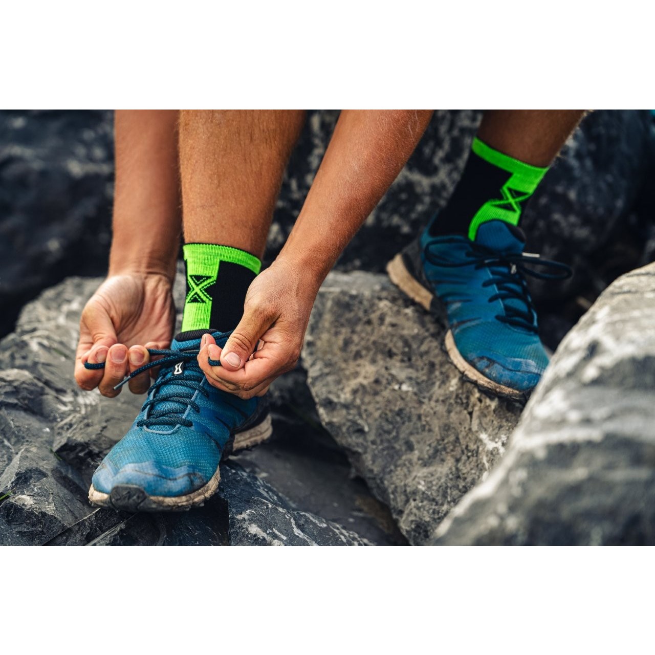 Ponožky slabé z merino WORALF s ionty stříbra ČERNÉ s neon zelenou VoXX 124832 L-11